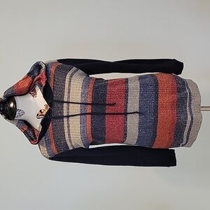 𝅺7th RAY striped hoodie.  Gray red and blue sweater sweatshirt. size small
